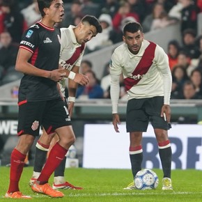 Del avión a la cancha: así fue el debut de Angel Correa en River
