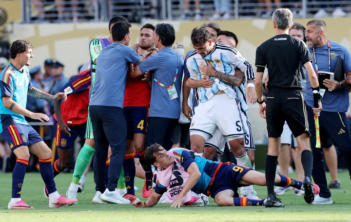 La pelea de la final. (foto: REUTER) 