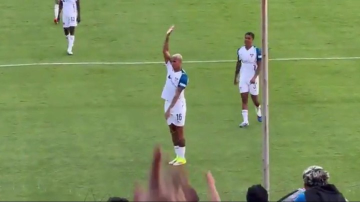 Deyverson y un festejo polémico por la Copa Ecuador.
