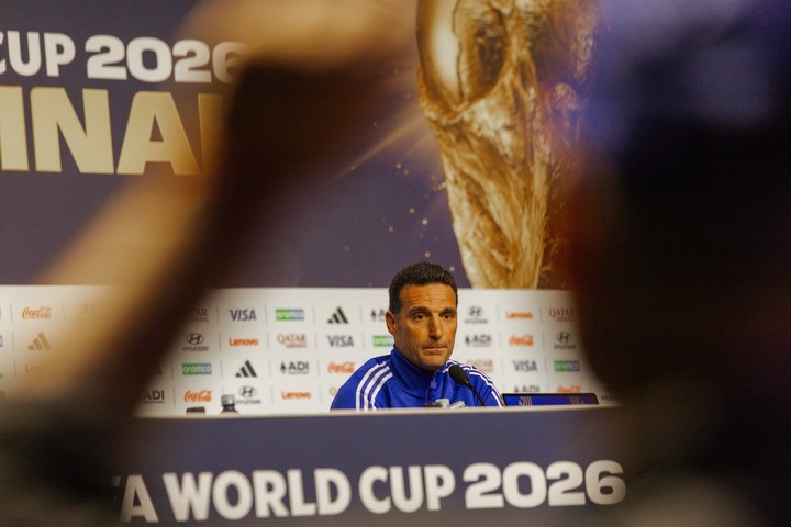Scaloni en la conferencia de prensa previa a la final del Mundial 2026. (EFE)