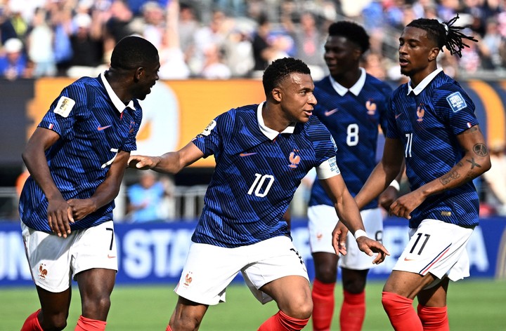 El festejo de Mbappé y todo Francia.
(Reuters).