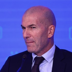 Francia presentó a Zinedine Zidane como su nuevo entrenador