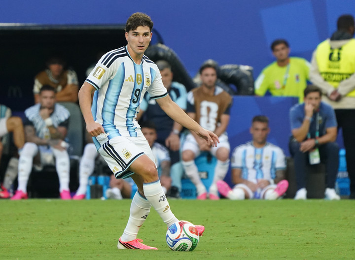 Julián Álvarez mete "presión" para jugar ante Egipto (Foto Juano Tesone - CLARIN).