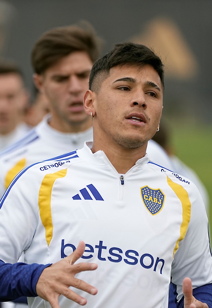 Lozano afuera de los convocados por una molestia. (Prensa Boca)