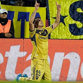 De dónde salió Leonel Flores, la figura en el estreno de Arruabarrena en Boca