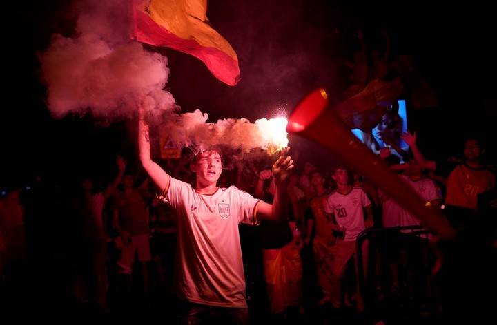 La fiesta en Plaza de Cibeles en Madrid (EFE).