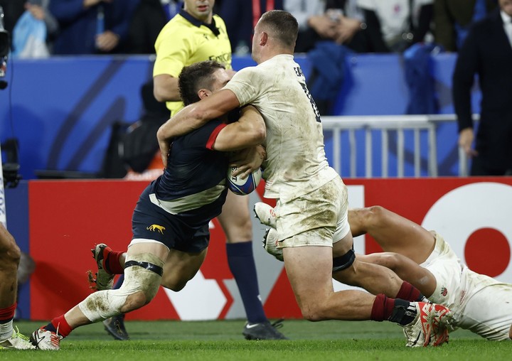 Mateo Carreras, cuando tumbó al grandote inglés Ben Earls por el bronce del Mundial 2023.