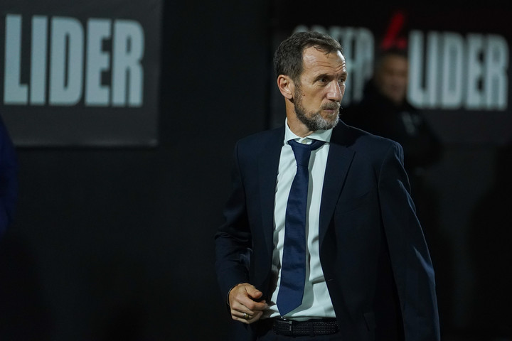 El once que piensa el Vasco (Foto Maxi Failla).
