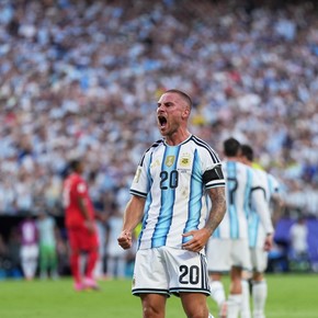EN VIVO: la Selección Argentina golpeó primero con un gol de pelota parada