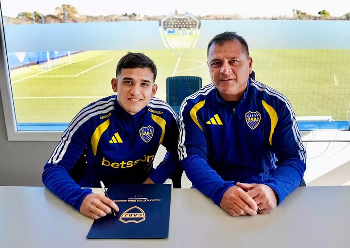 Dylan Gorosito firmó la mejora y extensión de su contrato con Boca.