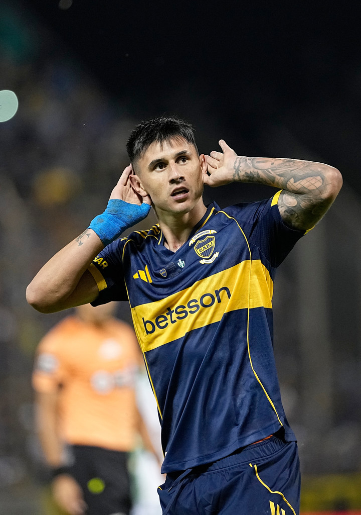 Adam Bareiro debutó (y con dos goles) en Salta, por Copa Argentina. (Foto: Pablo Yapura El Tribuno)