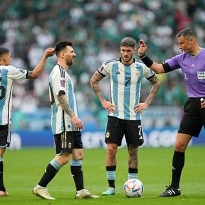 La FIFA eligió para la final al referí de la última derrota de Argentina en un Mundial