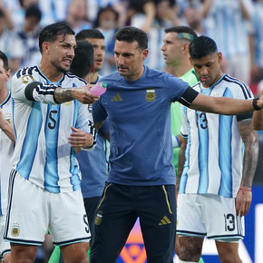 Scaloni y la charla con Paredes: "La traducción estaba un poco errada"