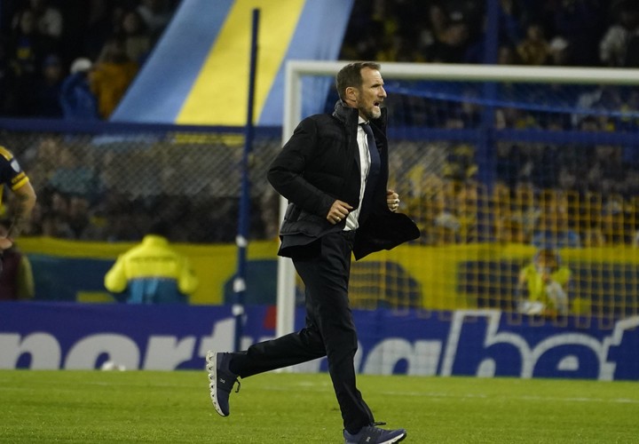 Arruabarrena ganó en su vuelta a la Bombonera. (Fernando de la Orden)