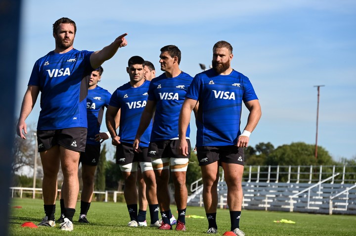 Con Julián Montoya a la cabeza, Los Pumas se entrenan. (@LosPumas)