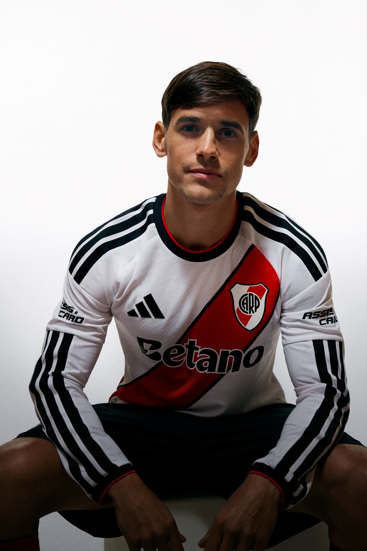 La nueva camiseta de River. (FOTO: ADIDAS)