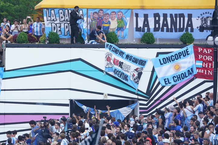 HInchas de todos lados y por todos lados.
Foto Juano Tesone/ Enviado especial