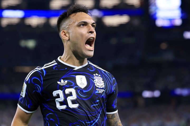 El Toro retorna al Nerazzurri tras convertir tres anotaciones en el Mundial.
