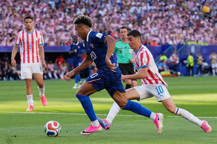 Francia fue la dueña de la pelota en el partido con Paraguay (Reuters).