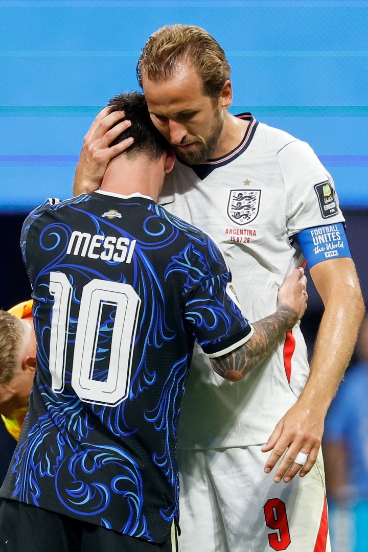 Kane y el saludo con Messi al final (AP). 
