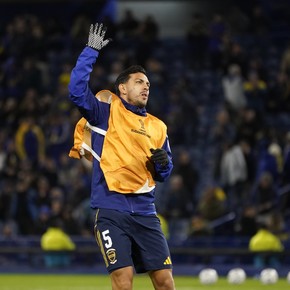 Paredes ovacionado en la Bombonera al grito de "El que no salta..."