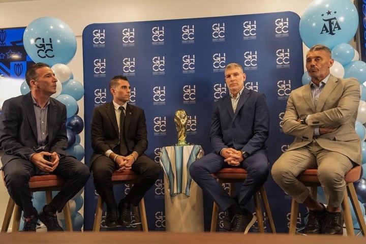 La AFA llevó su plan mundialista a Atlanta con Petersen, Palermo y Goycochea