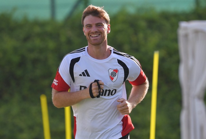 Lucas Beltrán, el gran refuerzo en la delantera (Prensa River).