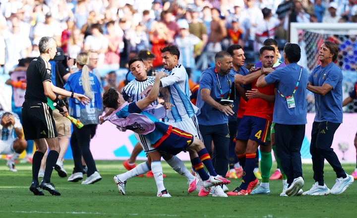 Paredes, foco de un conflicto post final.
REUTERS/Kai Pfaffenbach