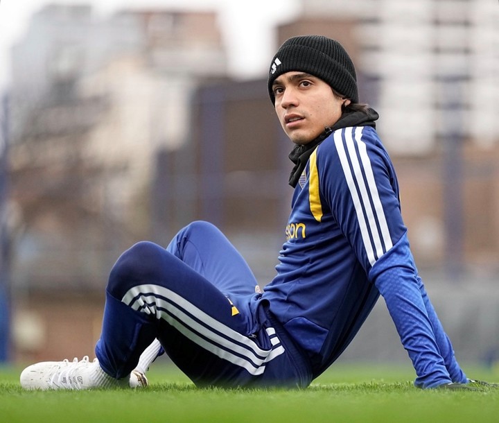 Zeballos, en una situación de espera. (Prensa Boca)