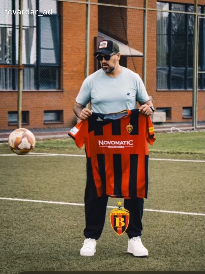 El Ogro Fabbiani fue presentado en su nuevo club.