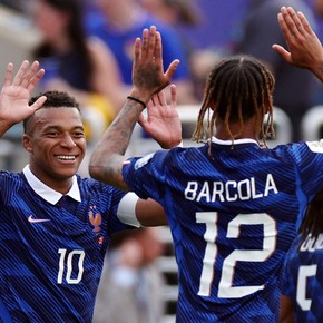 Con un doblete de Mbappé, Francia aplastó a Suecia y será el rival de Paraguay en octavos