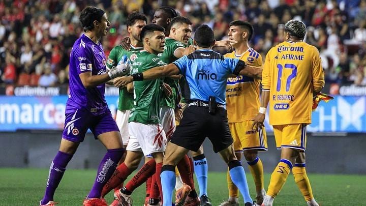 La Liga MX tiene la primera expulsión por la Ley Prestianni en el Xolos de Tijuana vs. Tigres UANL.
