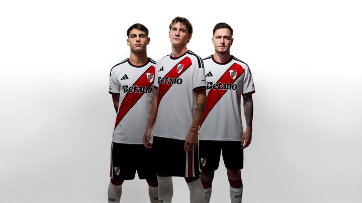 La nueva camiseta de River. (FOTO: ADIDAS)