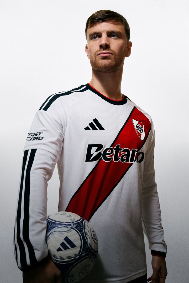 La nueva camiseta de River. (FOTO: ADIDAS)