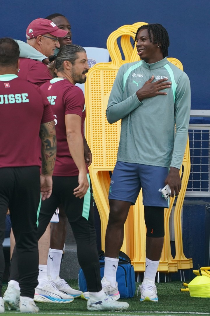 Johan Manzambi, en la práctica de Suiza. (Foto: Juan Tesone)