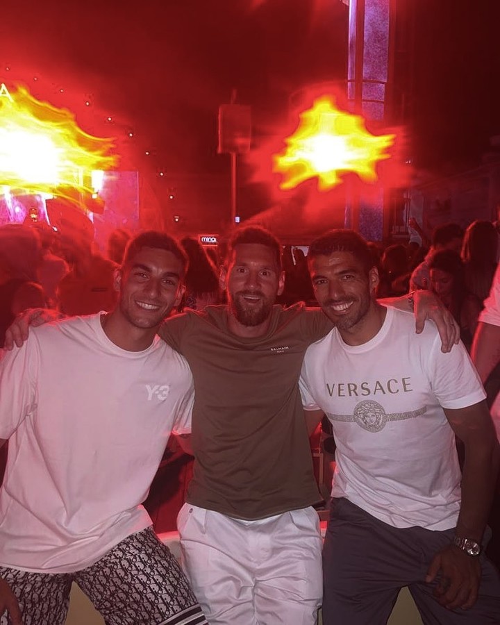 Ferran Torres, autor del 1-0 de España, Messi y Lucho Suárez, en épocas del Barcelona.
