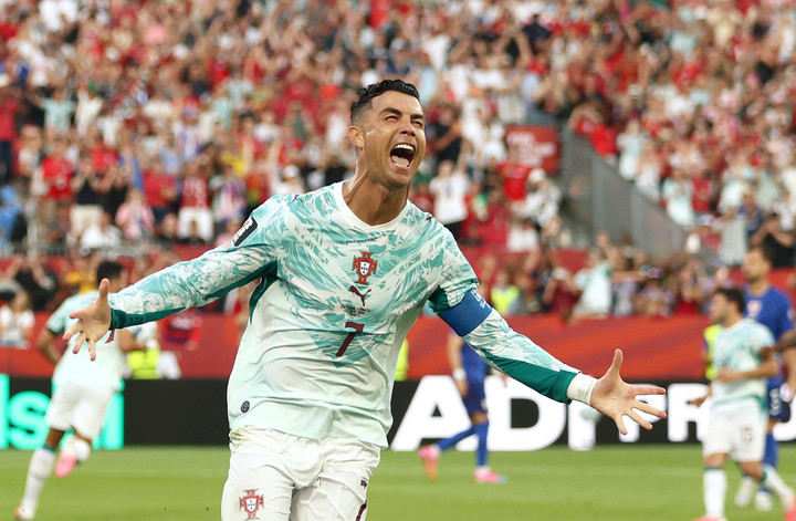Cristiano Ronaldo, goleador de Portugal. (Photo by Cole Burston / AFP)