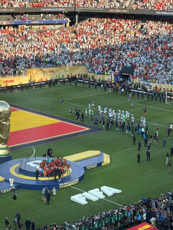 La imagen que criticó toda España. (@MarkOgden_)