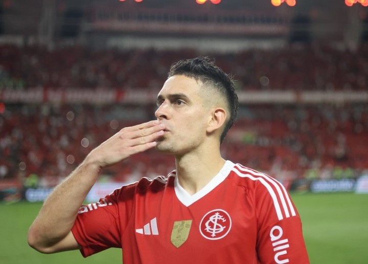 Rafael Santos Borré deja Inter para iniciar su segundo ciclo en River (Foto: @SCInternacional).