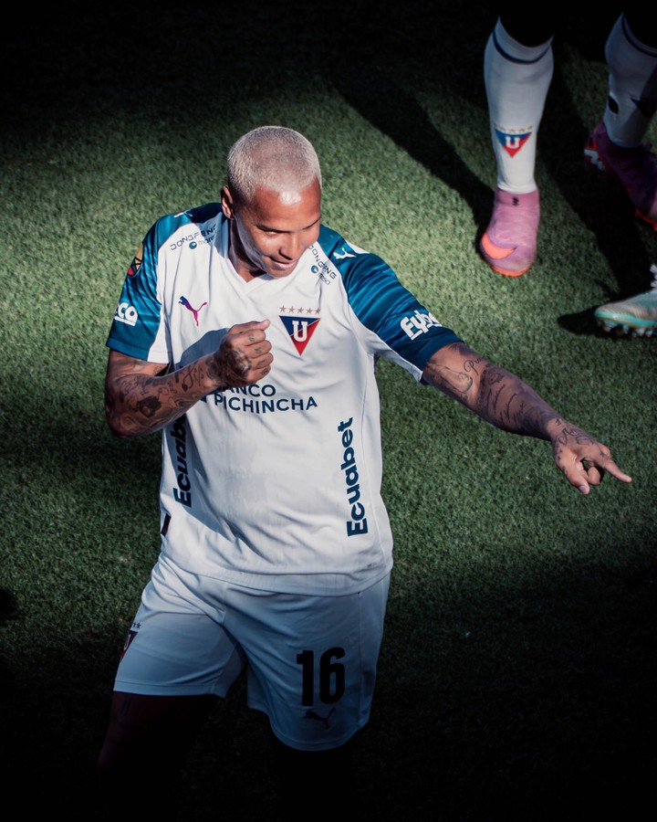 Deyverson y un festejo polémico por la Copa Ecuador.