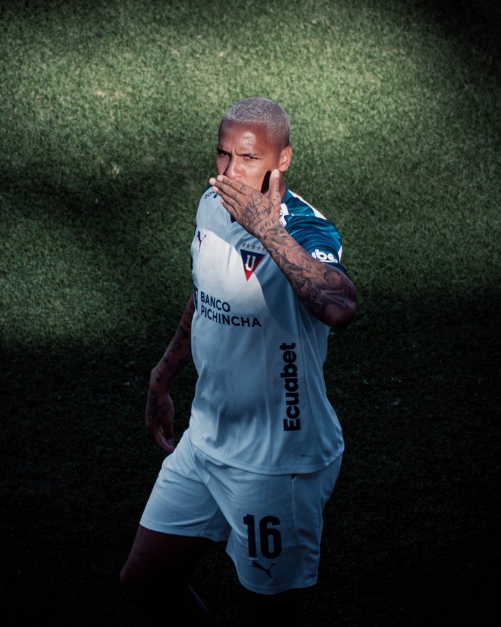 Liga de Quito goleó a Leones en el debut de Gustavo Álvarez.