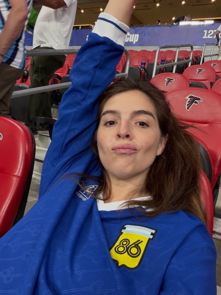 La hija mayor de Diego en el partido frente a Inglaterra (Instagram: @dalmaradona).