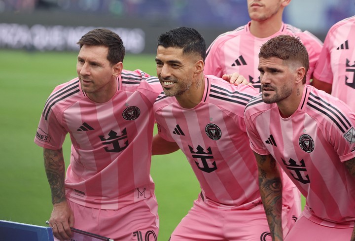 Lucho bancó a la Albiceleste de sus compañeros De Paul y Messi. (REUTERS)