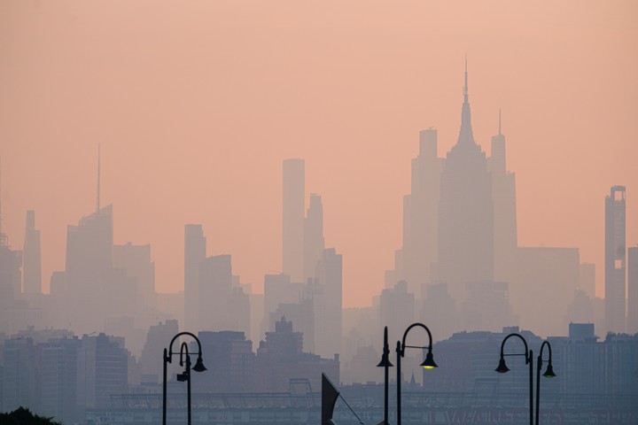 Así está la ciudad de Nueva York este viernes. (AP Photo/Ryan Murphy)
