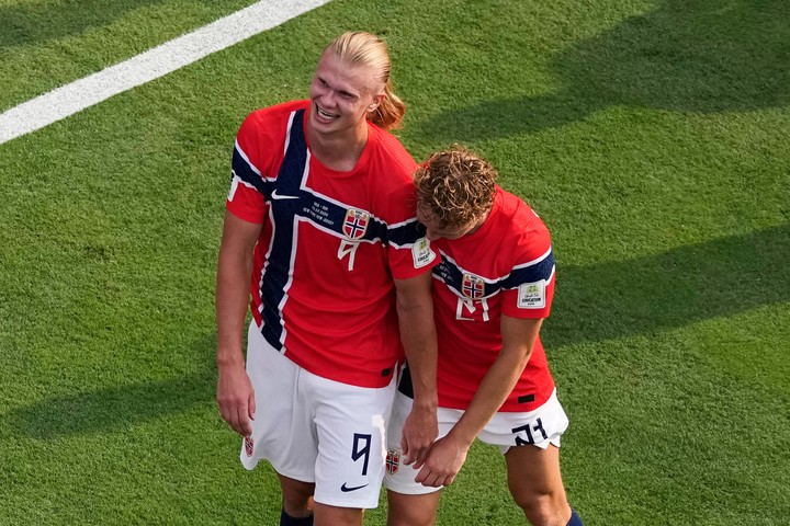Con dos goles de la bestia Haaland, Noruega se impuso 2-1 ante Brasil. (AP)