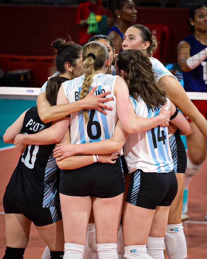 Las Panteras se enfrentarán este sábado a Brasil en busca de un lugar en la final de la Copa Sudamericana.
(@Voley_FeVA en X).