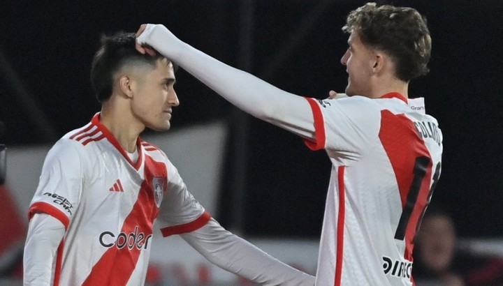 Colidio y Solari en River.
