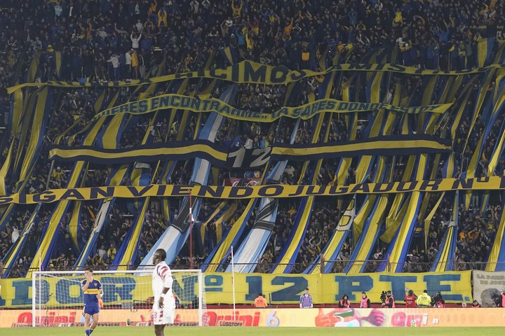 Boca vuelve a jugar en el Ducó (Foto: Fernando de la Orden / CLARIN).