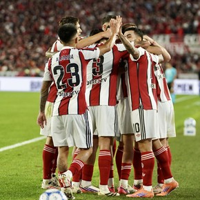 River volvió al triunfo: 2-0 contra Argentinos, primer gol de Correa y debut de Almada