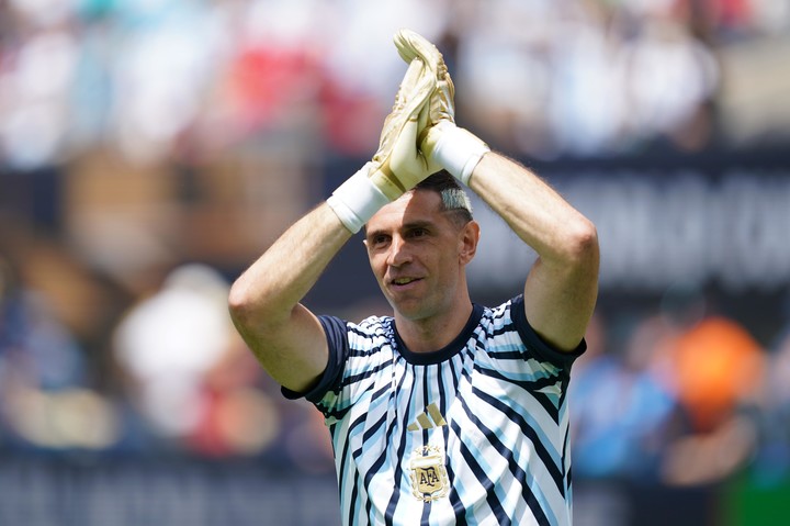 El 1 de la Scaloneta tiene contrato con Aston Villa hasta mitad de 2029 (Juano Tesone / archivo).